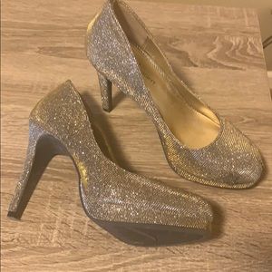 Silver sparkle heels size 6